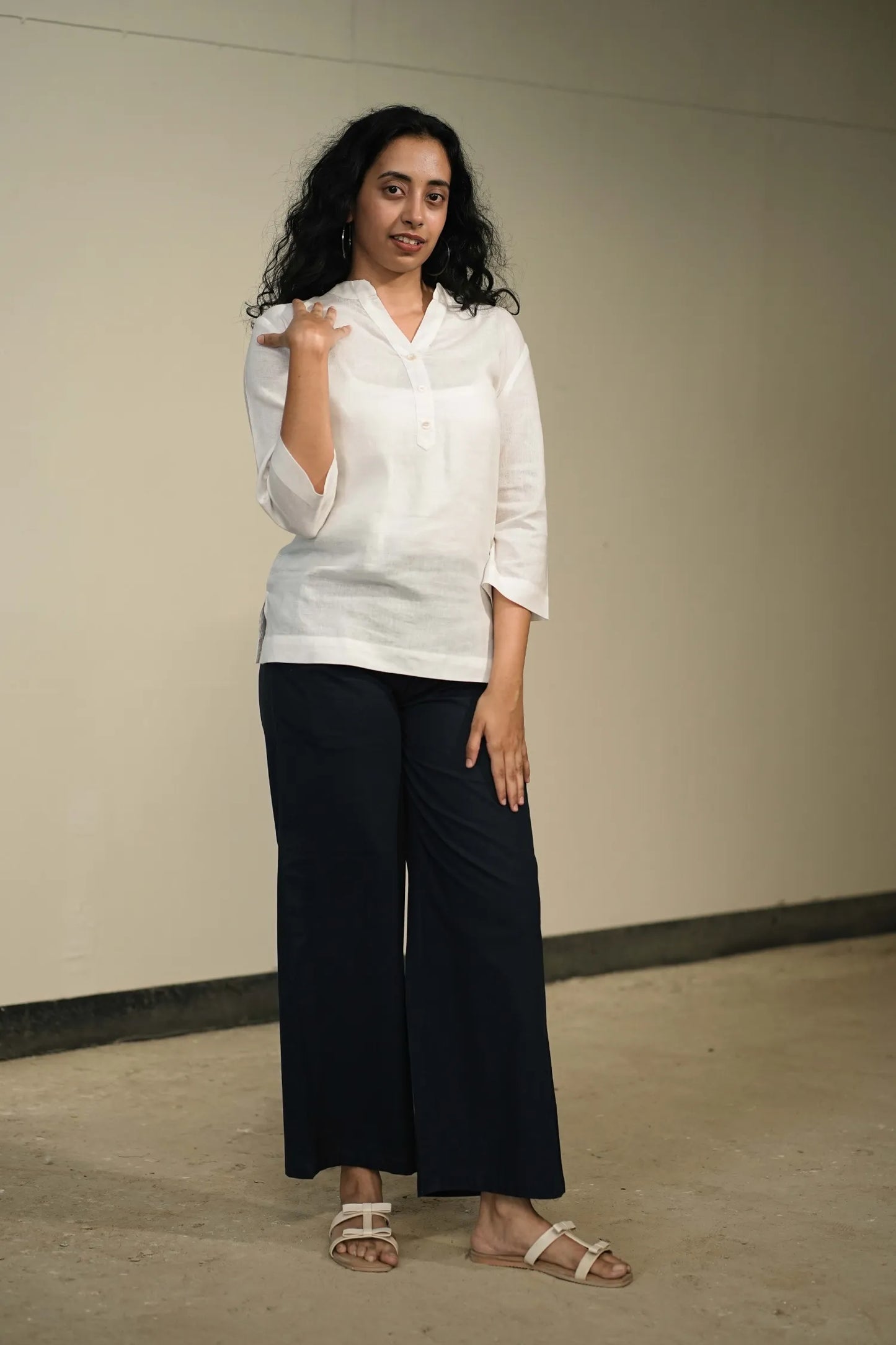 Women’s White Cotton-Linen Short Kurta