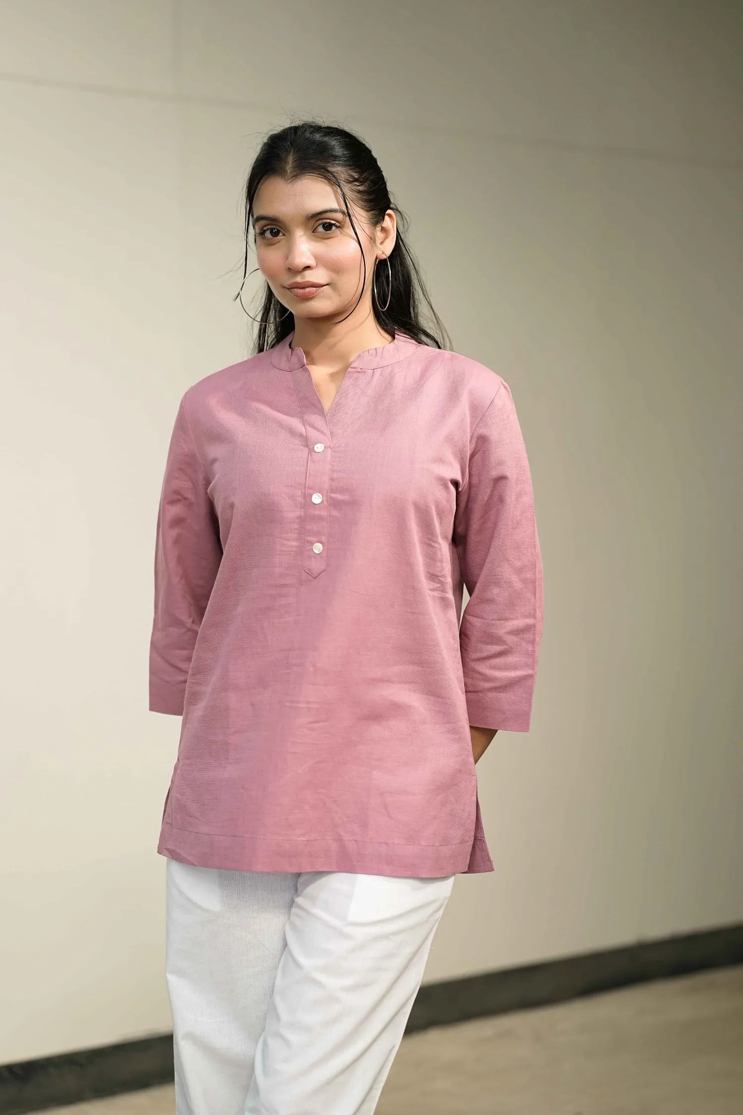 Women’s Pink Cotton-Linen Short Kurta