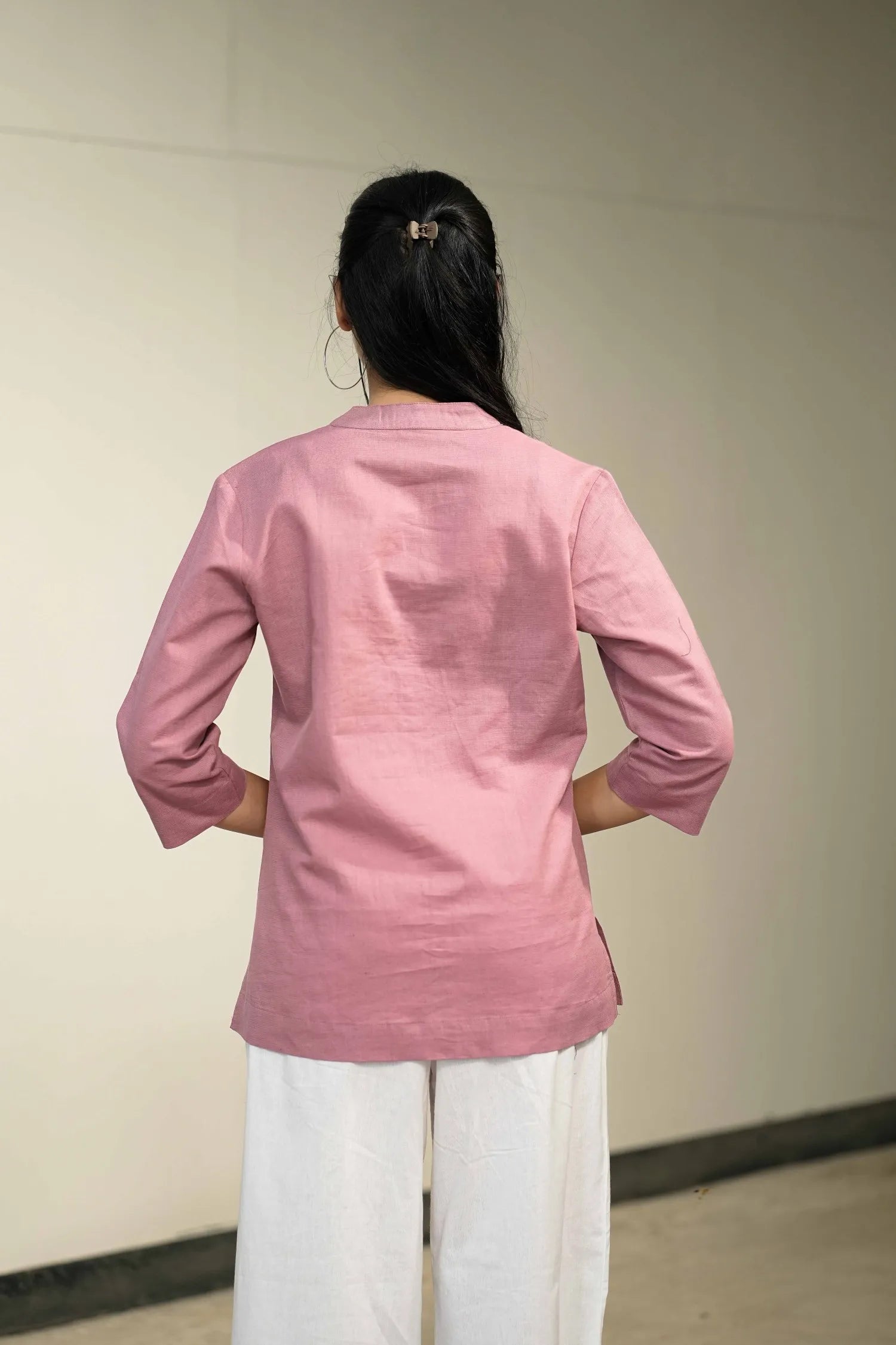 Women’s Pink Cotton-Linen Short Kurta