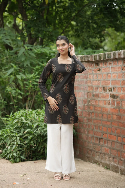 Black Buta Print Full Sleeve Kurti