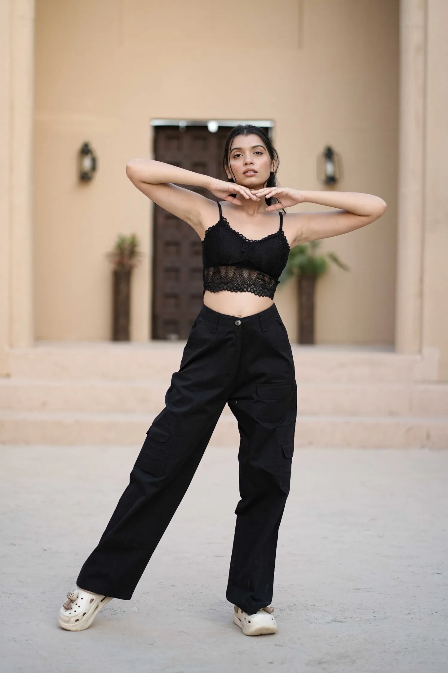 Women’s Relaxed Fit Utility Cargo Pants Black