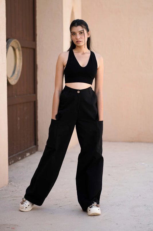 Women’s Wide-Leg Cargo Pants with Back Belt Black