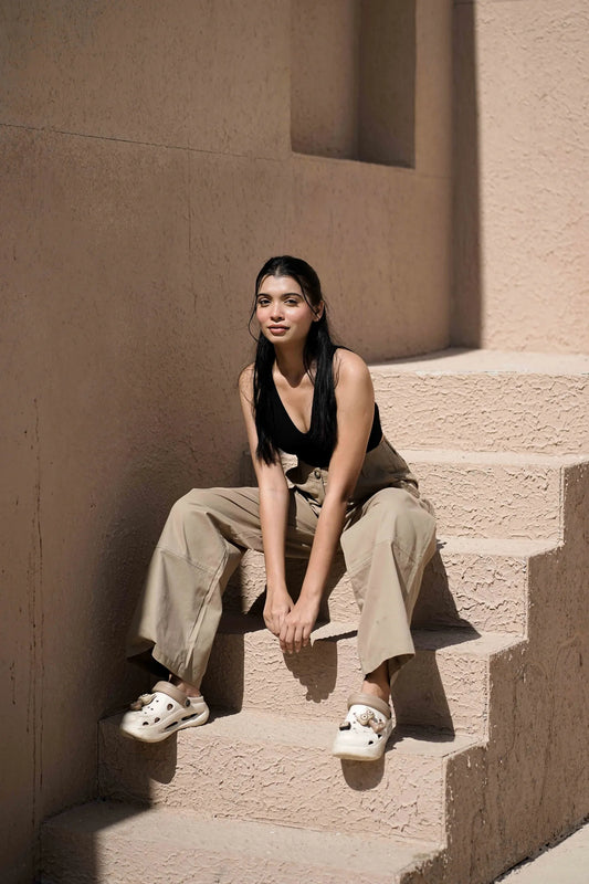 Women’s Wide-Leg Cargo Pants with Back Belt Brown