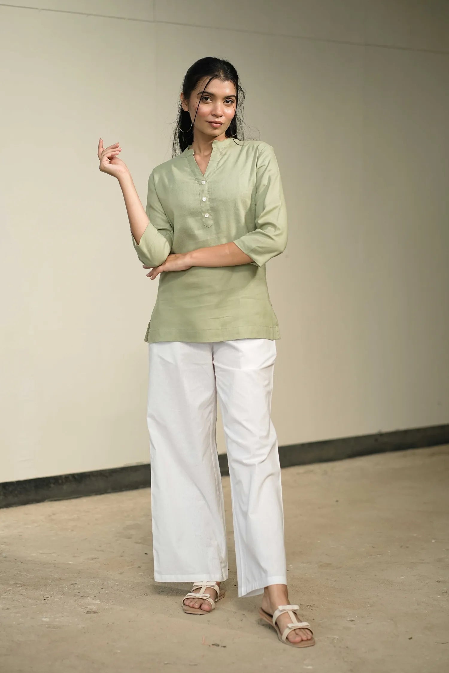 Women’s Green Cotton-Linen Short Kurta