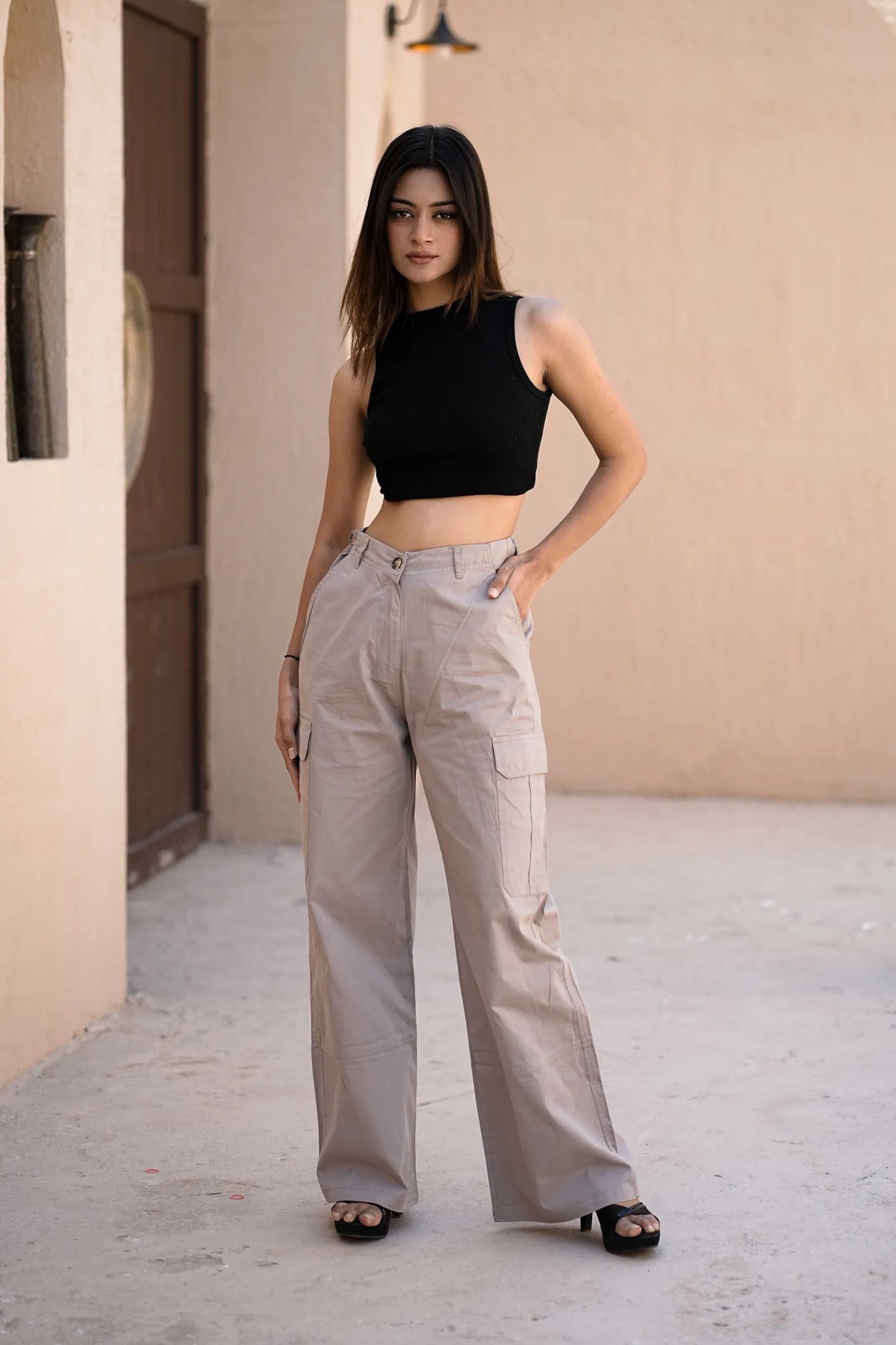 Women’s Wide-Leg Cargo Pants with Back Belt Grey