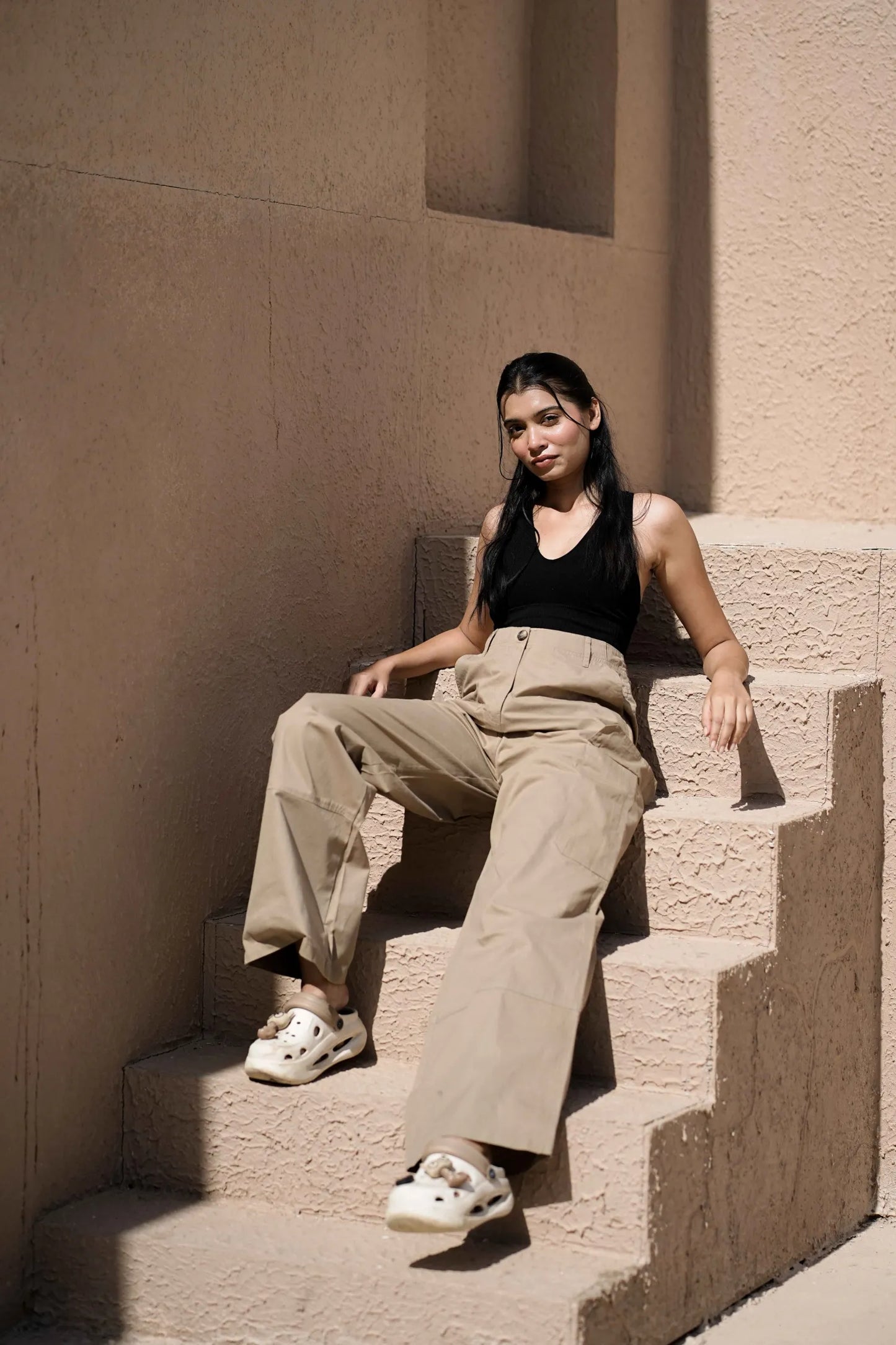 Women’s Wide-Leg Cargo Pants with Back Belt Brown