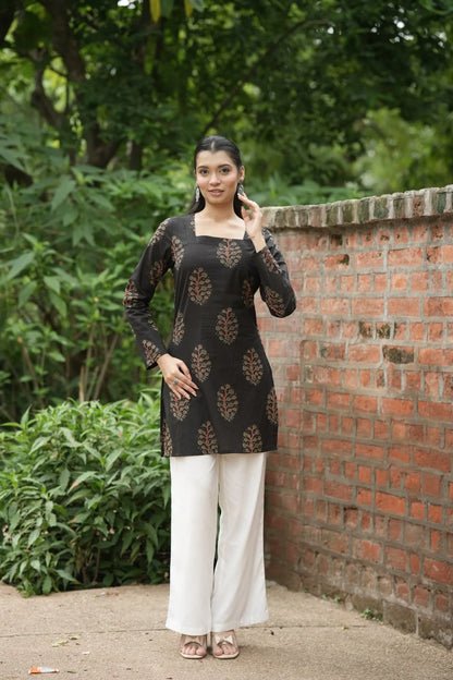 Black Buta Print Full Sleeve Kurti