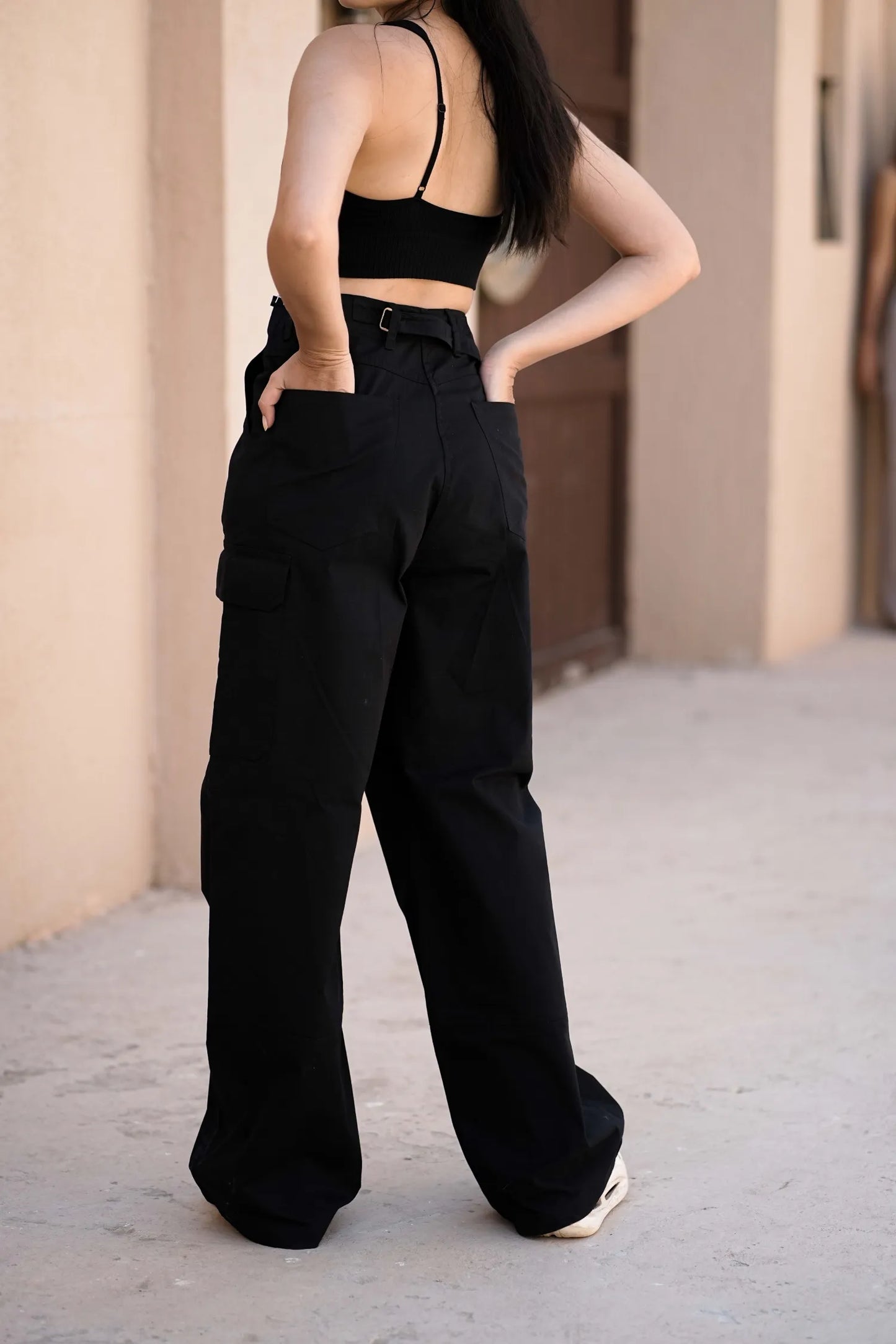 Women’s Wide-Leg Cargo Pants with Back Belt Black