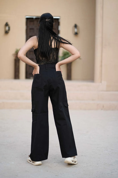 Women’s Relaxed Fit Utility Cargo Pants Black