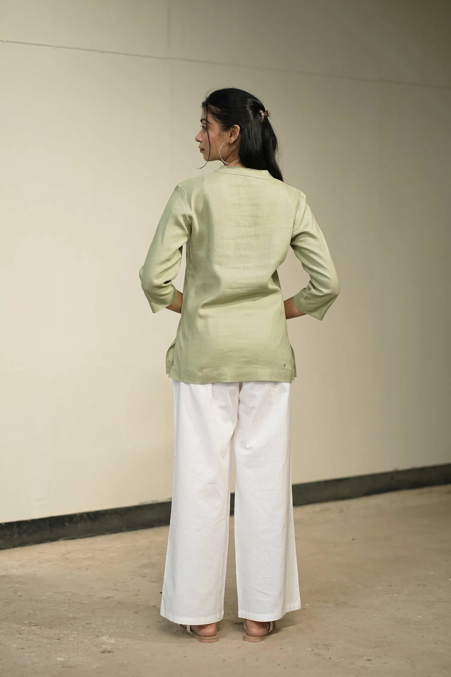 Women’s Green Cotton-Linen Short Kurta