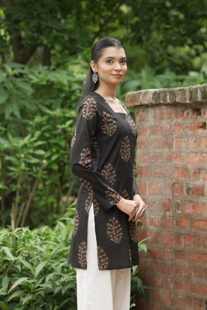 Black Buta Print Full Sleeve Kurti
