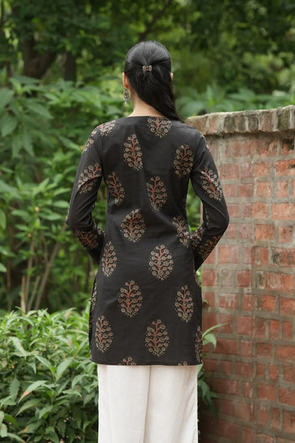 Black Buta Print Full Sleeve Kurti
