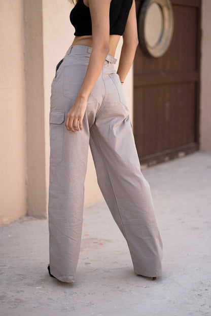 Women’s Wide-Leg Cargo Pants with Back Belt Grey