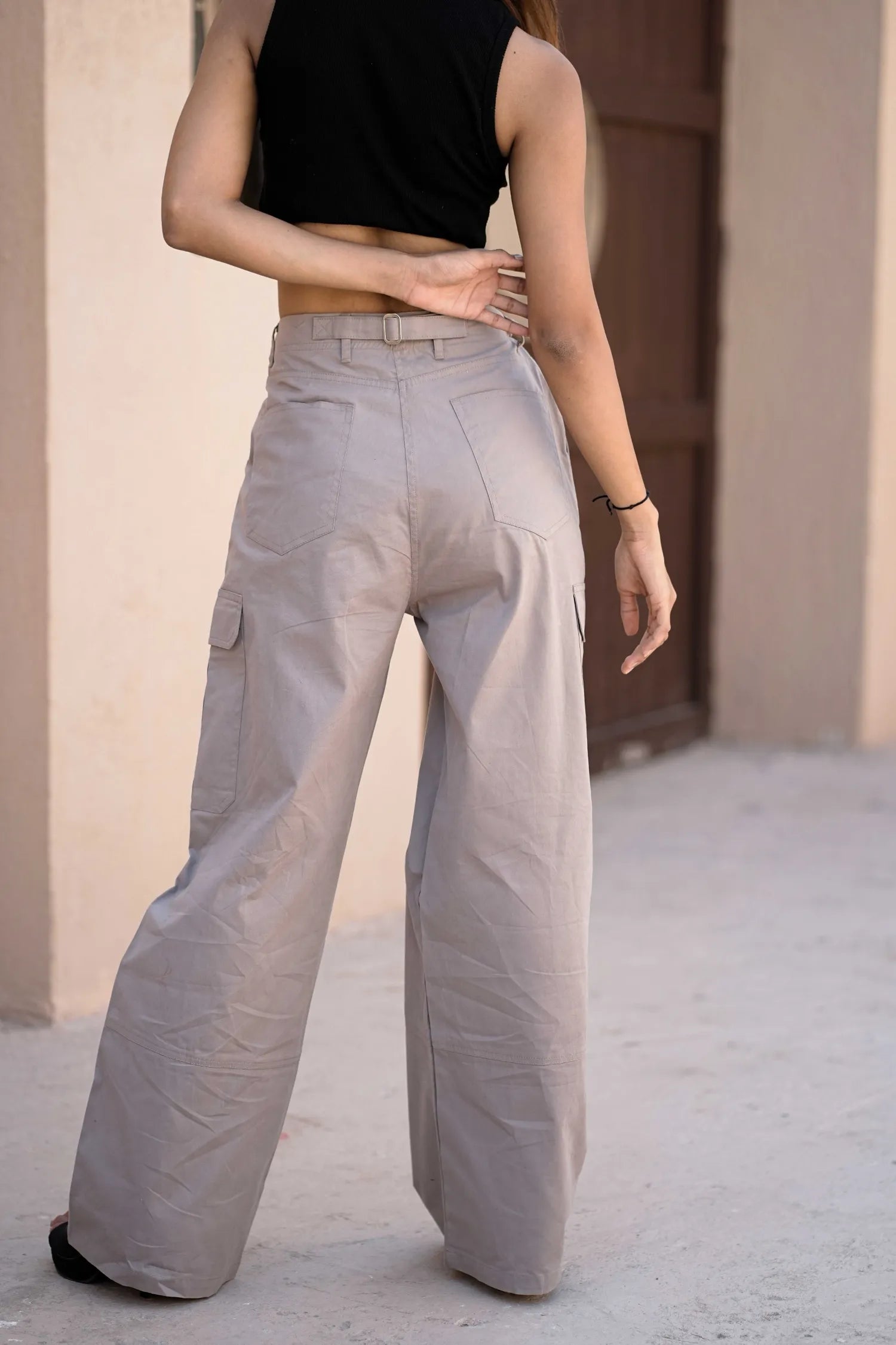 Women’s Wide-Leg Cargo Pants with Back Belt Grey