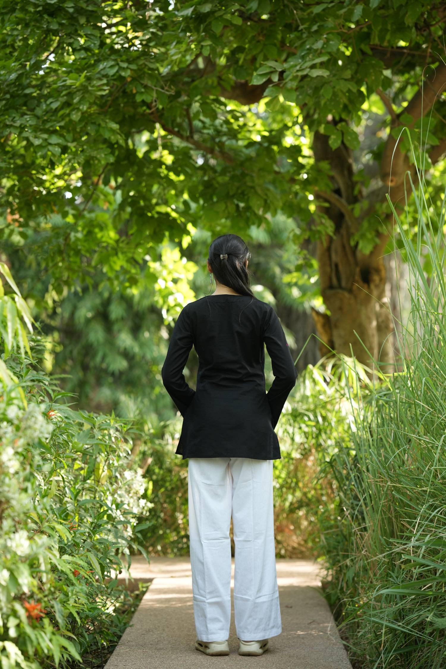 Black Solid Lupi Kurti