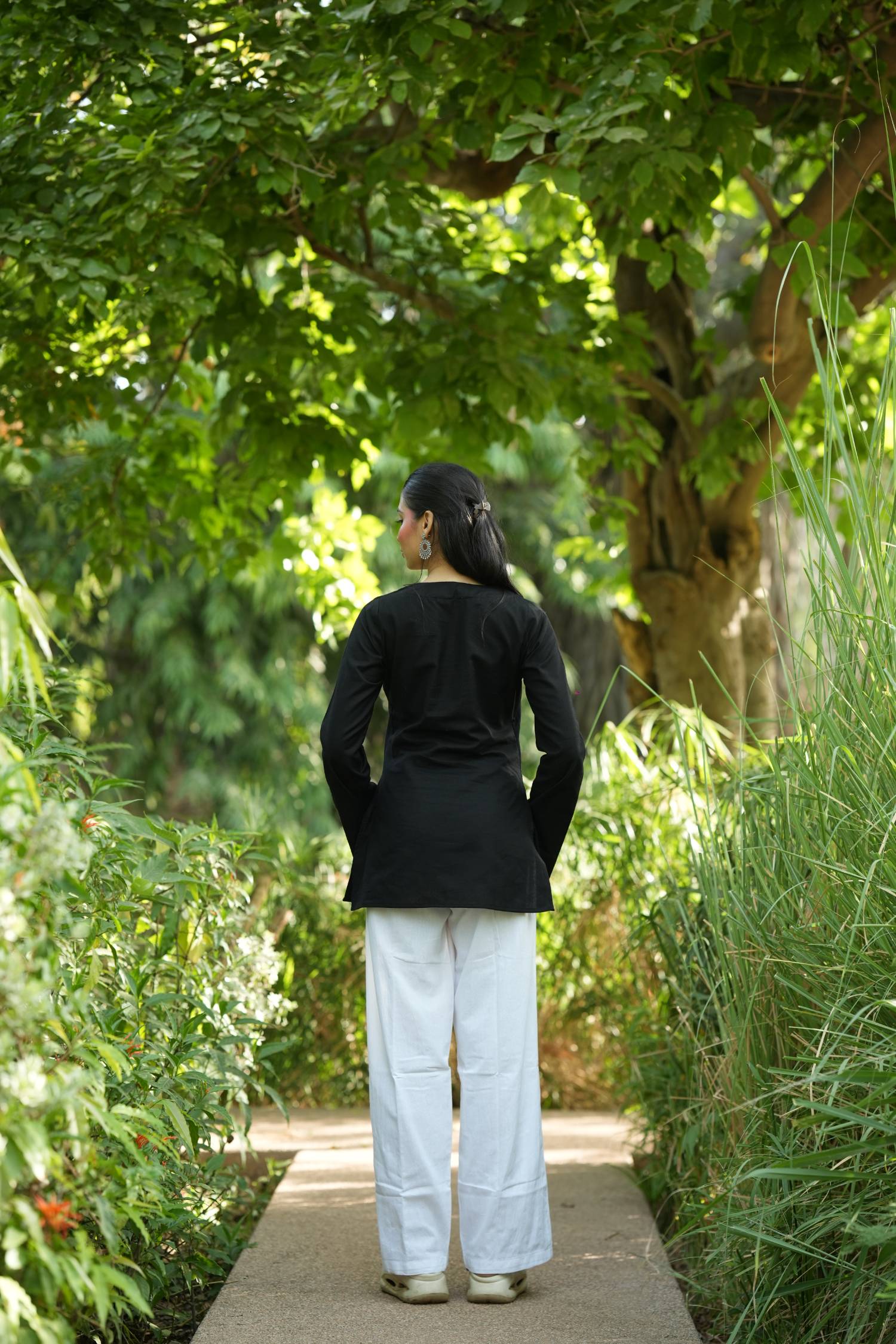 Black Solid Lupi Kurti