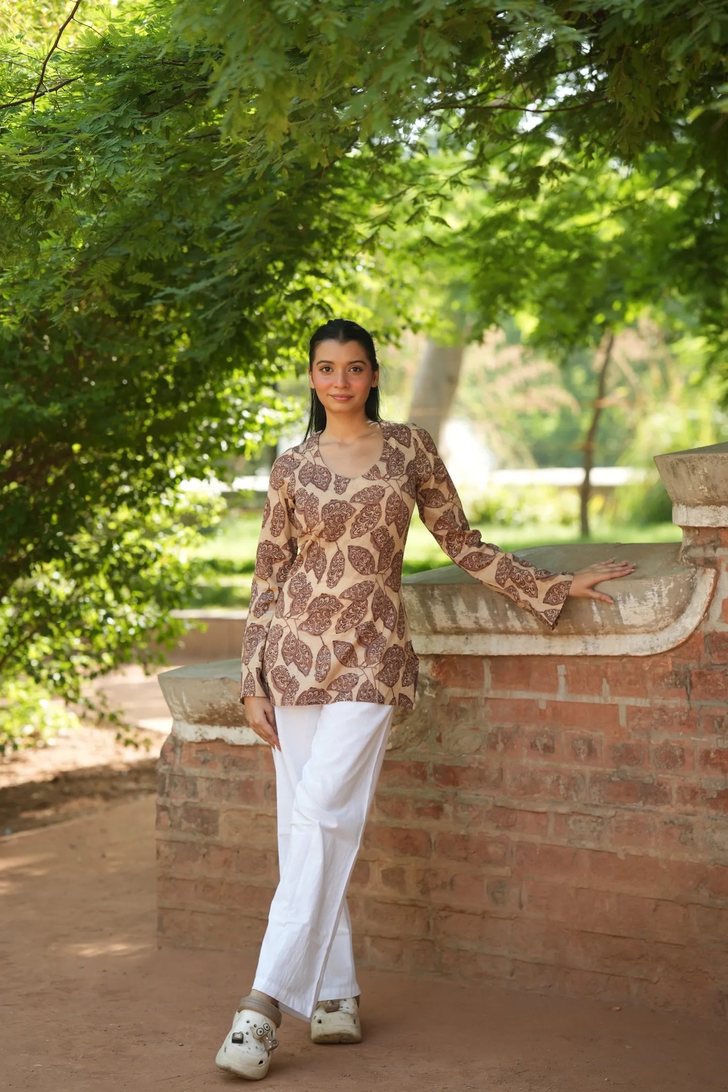 Beige Brown Leaf Print V-Neck Kurti
